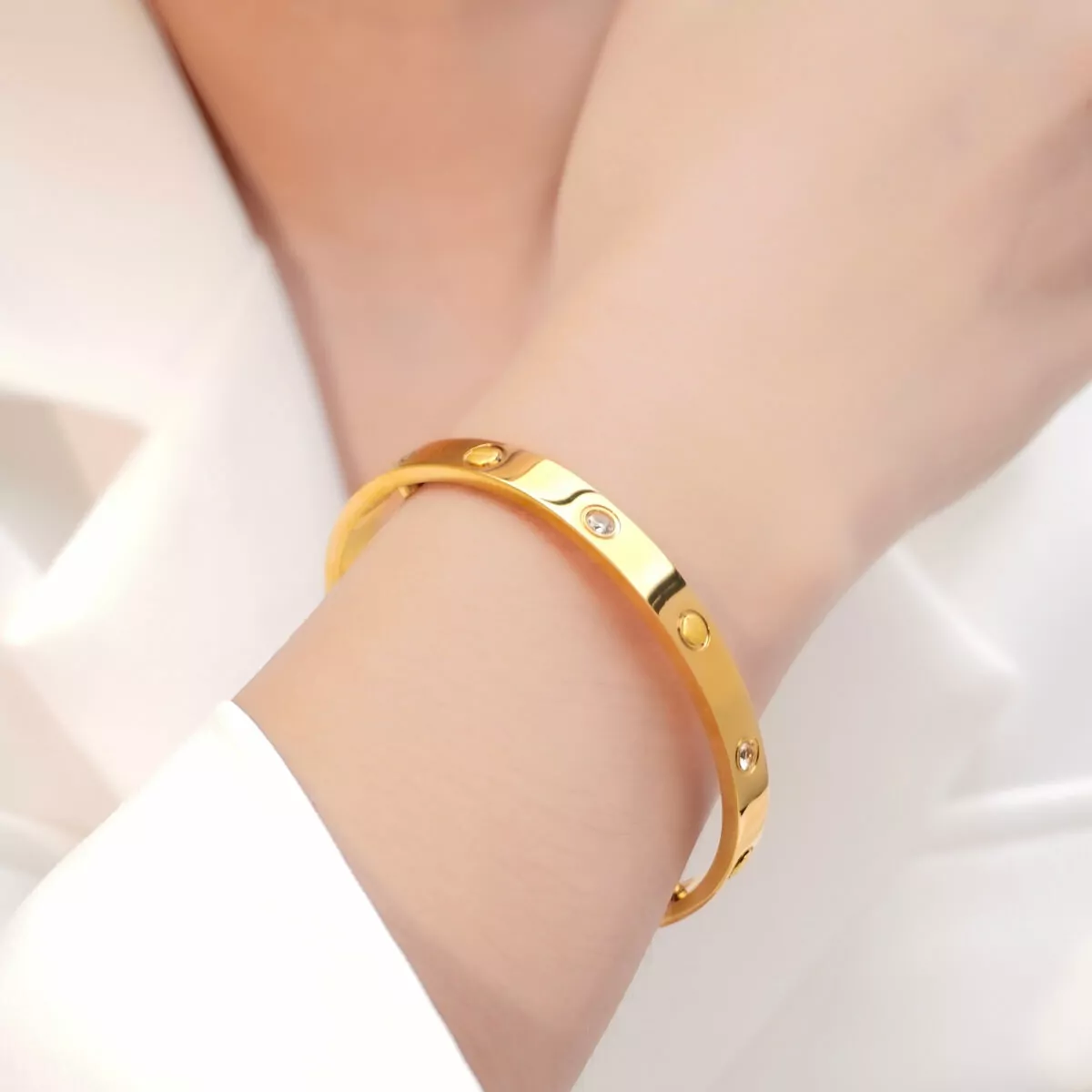 Screw Design Oval Fashion Bangle - Image 4
