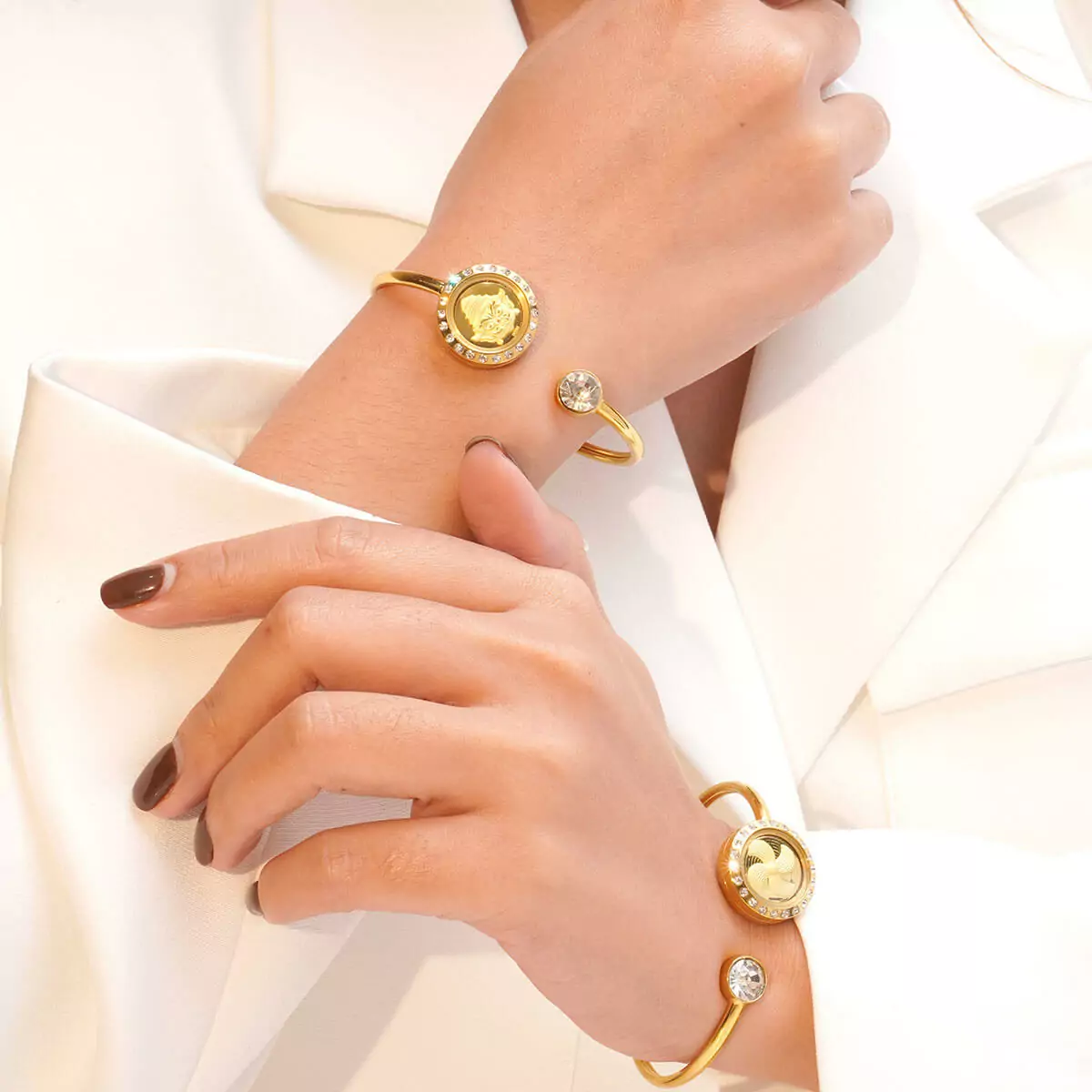 Che Kung Windmill Spring Bangle - Image 3