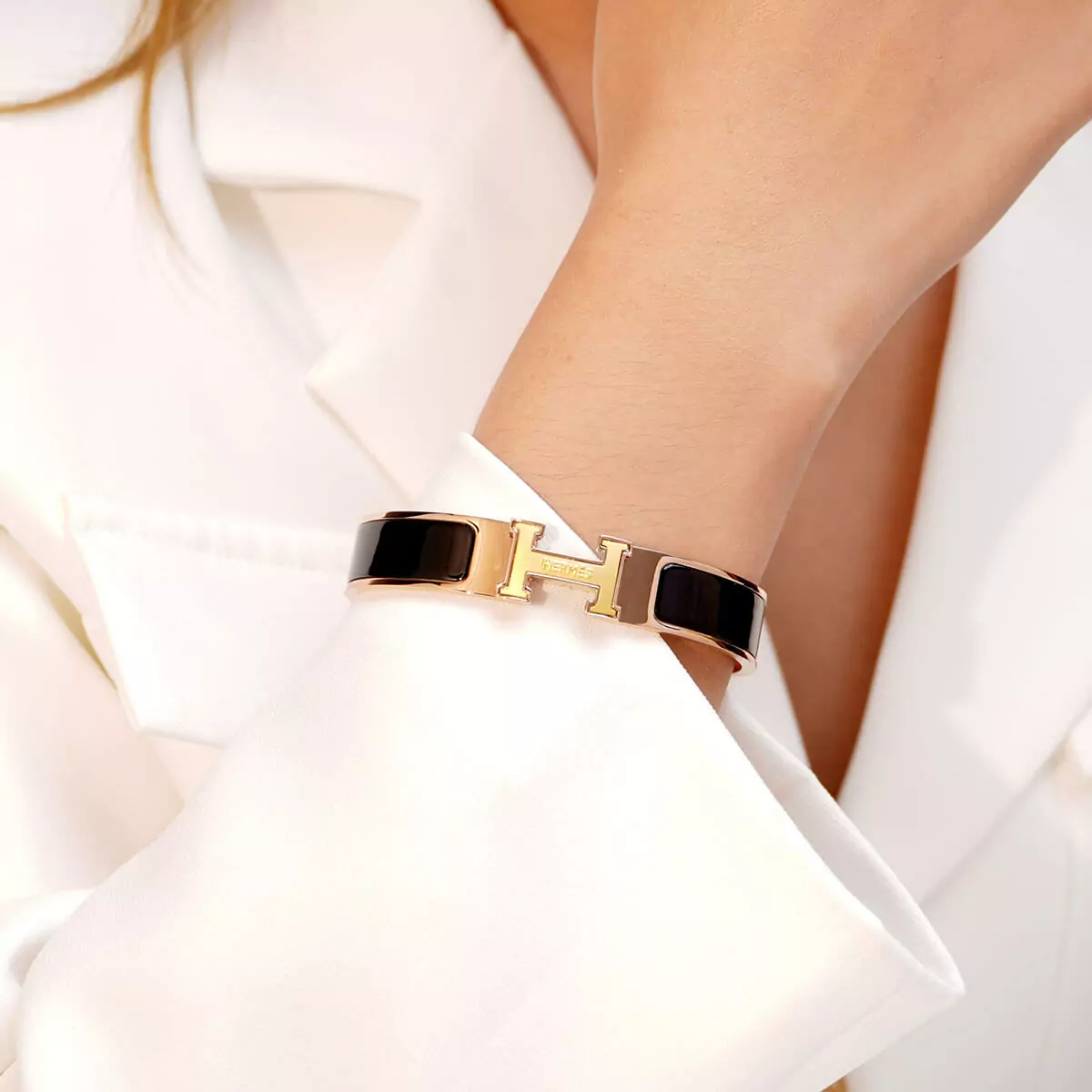 H-Shaped Fashion Bangle in Black/Pink Gold - Image 4