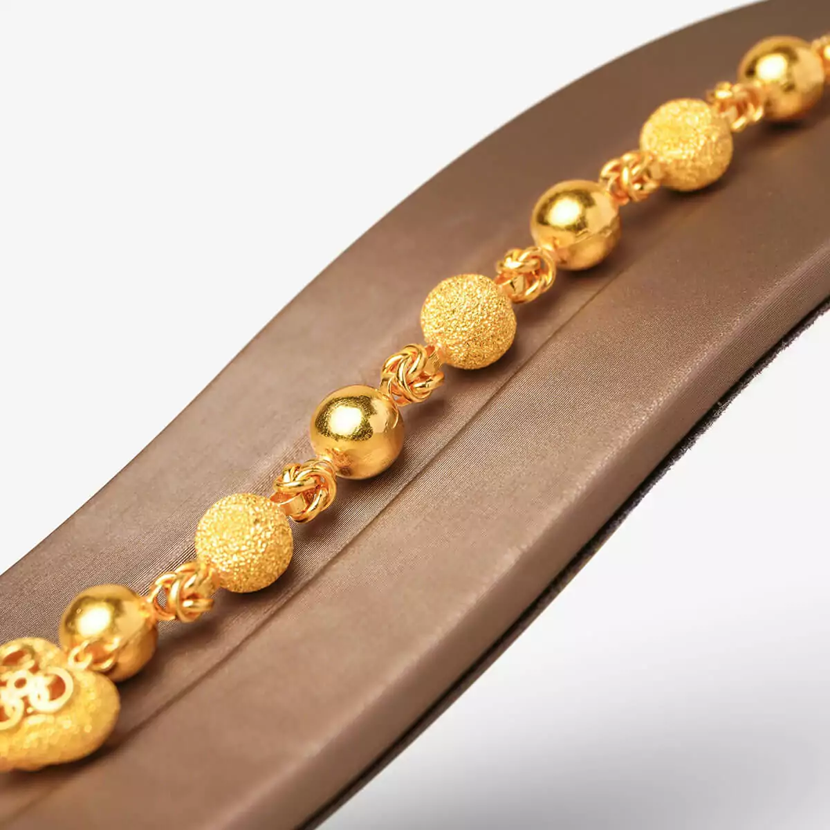 Gold Bracelet 1 Baht Prayer Bead Pattern Alternating Glossy and Sandblasted Beads