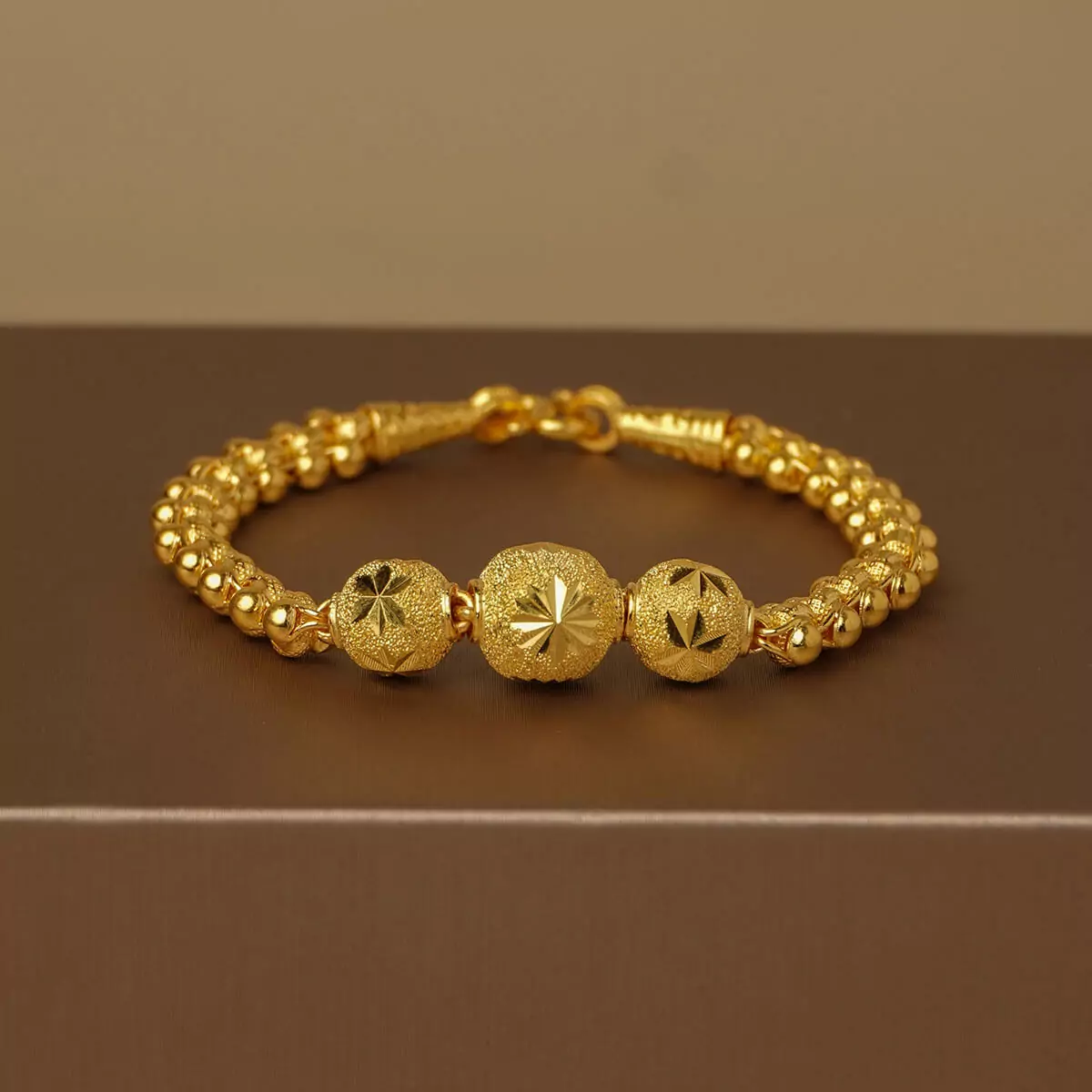 Gold Bracelet 1 Baht Peppercorn Bead Pattern Barrel Shaped - Image 3