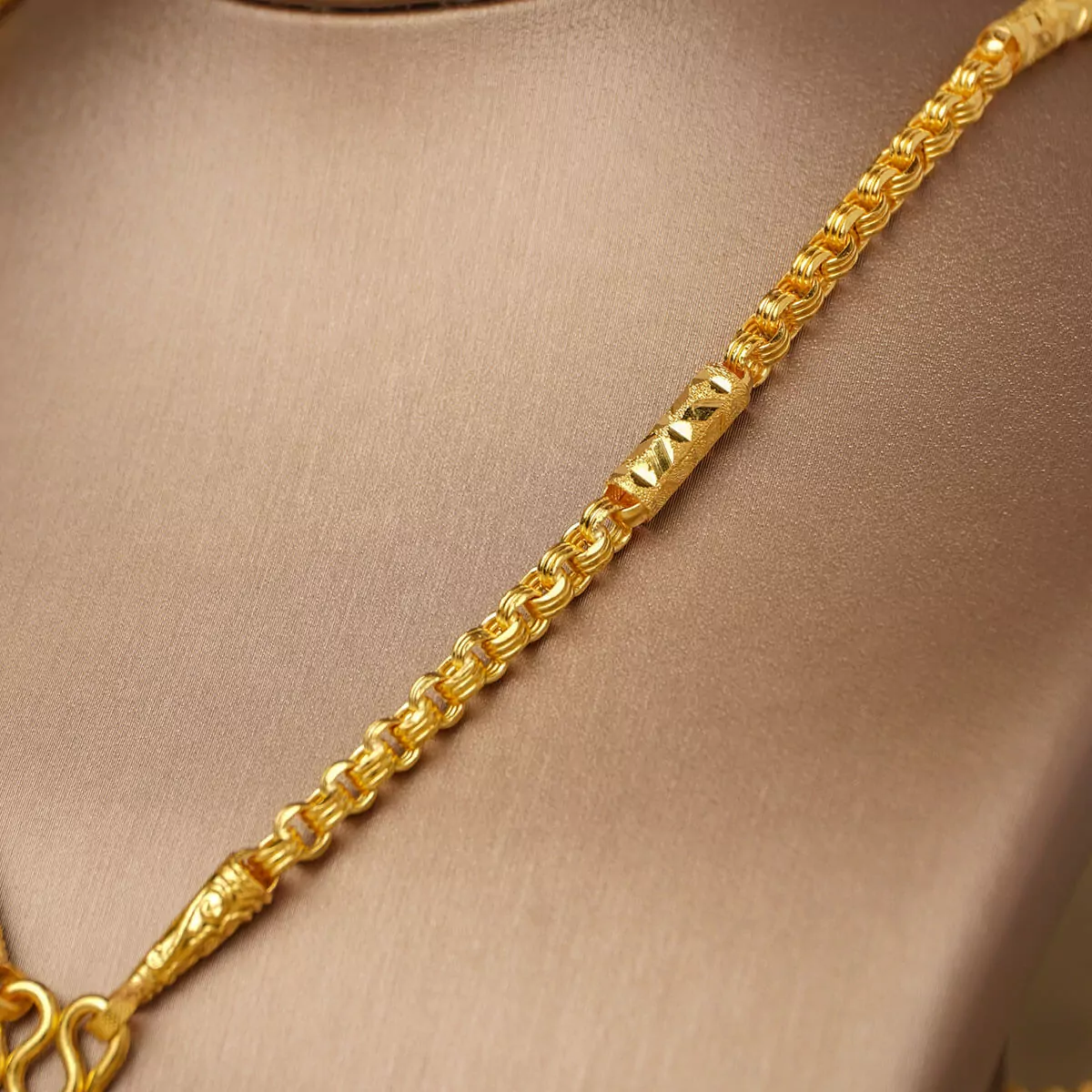 Gold Necklace 1 Baht Three Ring and Cut Segment Pattern - Image 2